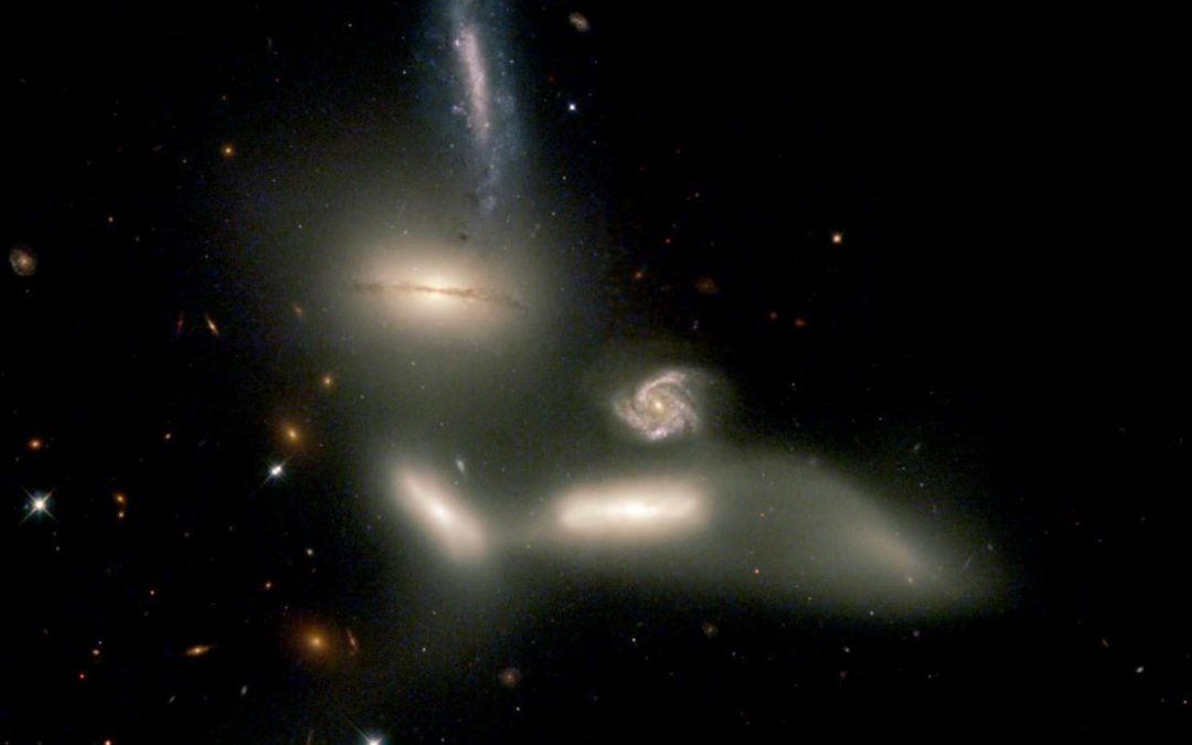 1B – ¿Cómo evolucionan las galaxias?