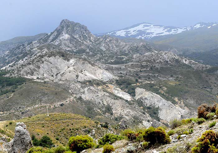 3A – Si las piedras hablaran… De Granada al pico de El Trevenque. Una aventura geológica de 200 millones de años