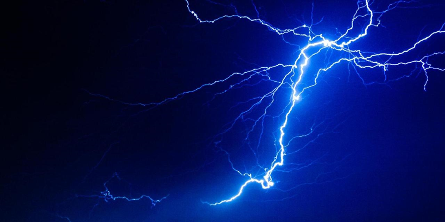 1D – Análisis de descargas electrostáticas con un espectrógrafo de alta velocidad